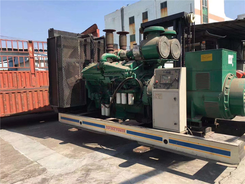 平坝如何判断柴油发电机组的机油温度是否达到了合适的预热温度？