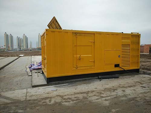 平坝合同中关于乙方责任导致工期延误的赔偿标准应该如何制定？